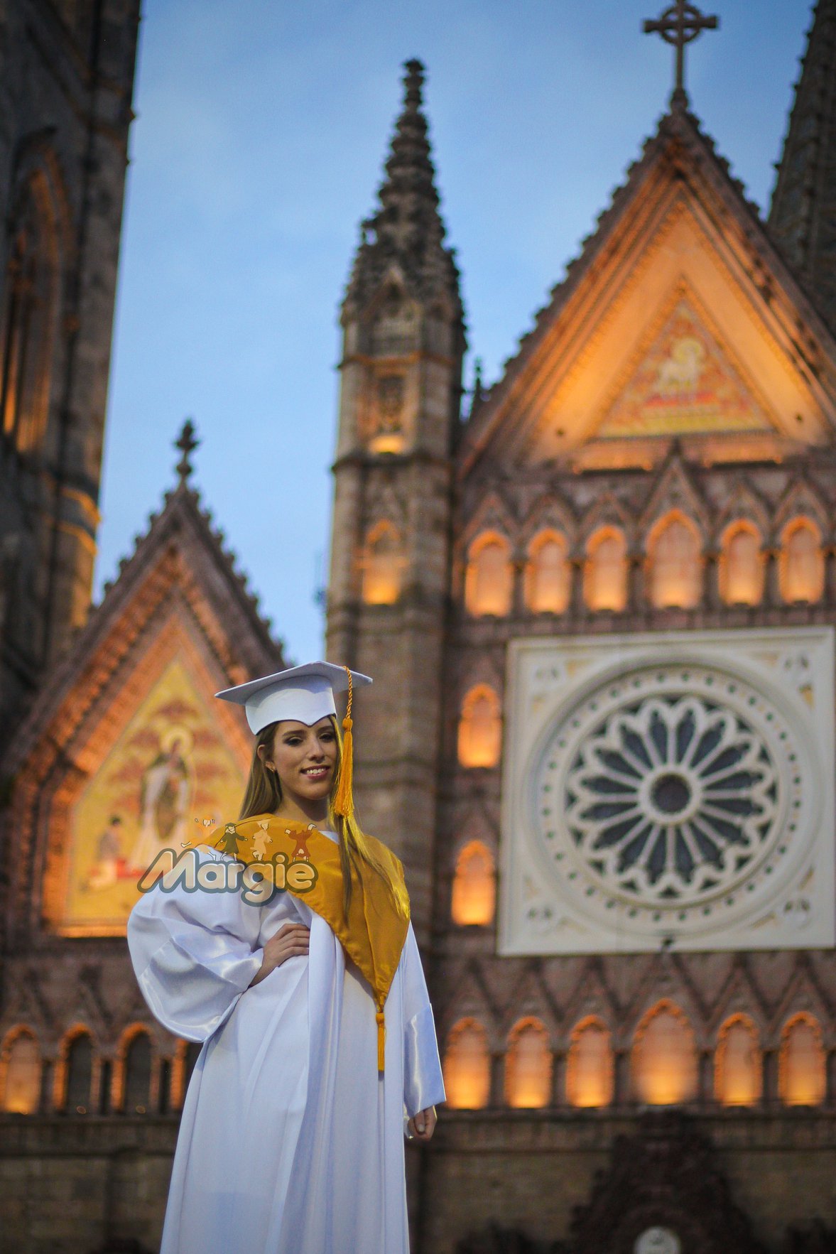 Toga para licenciatura y maestria con birrete