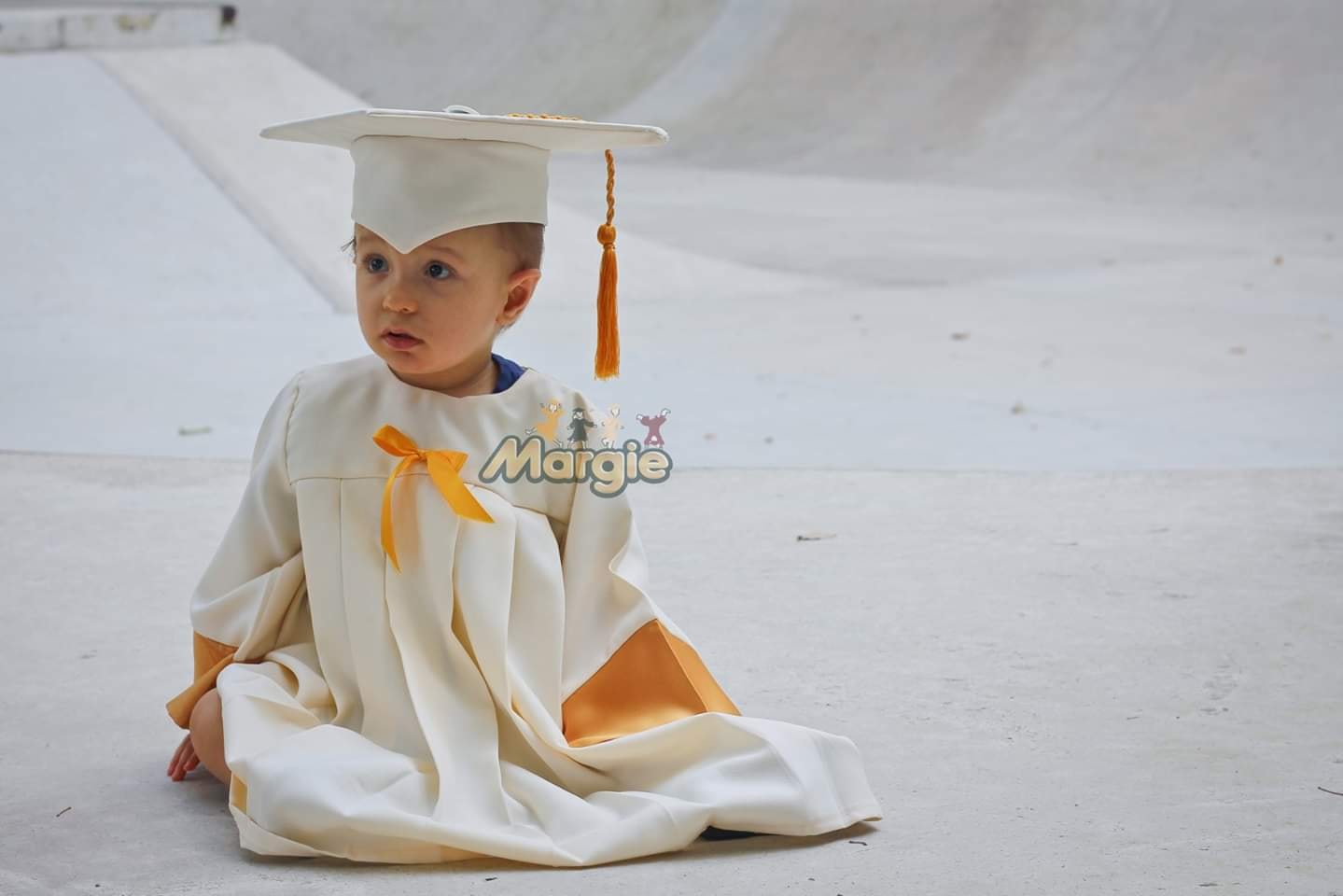 Graduacion de preescolar con toga infantil Togas Margie